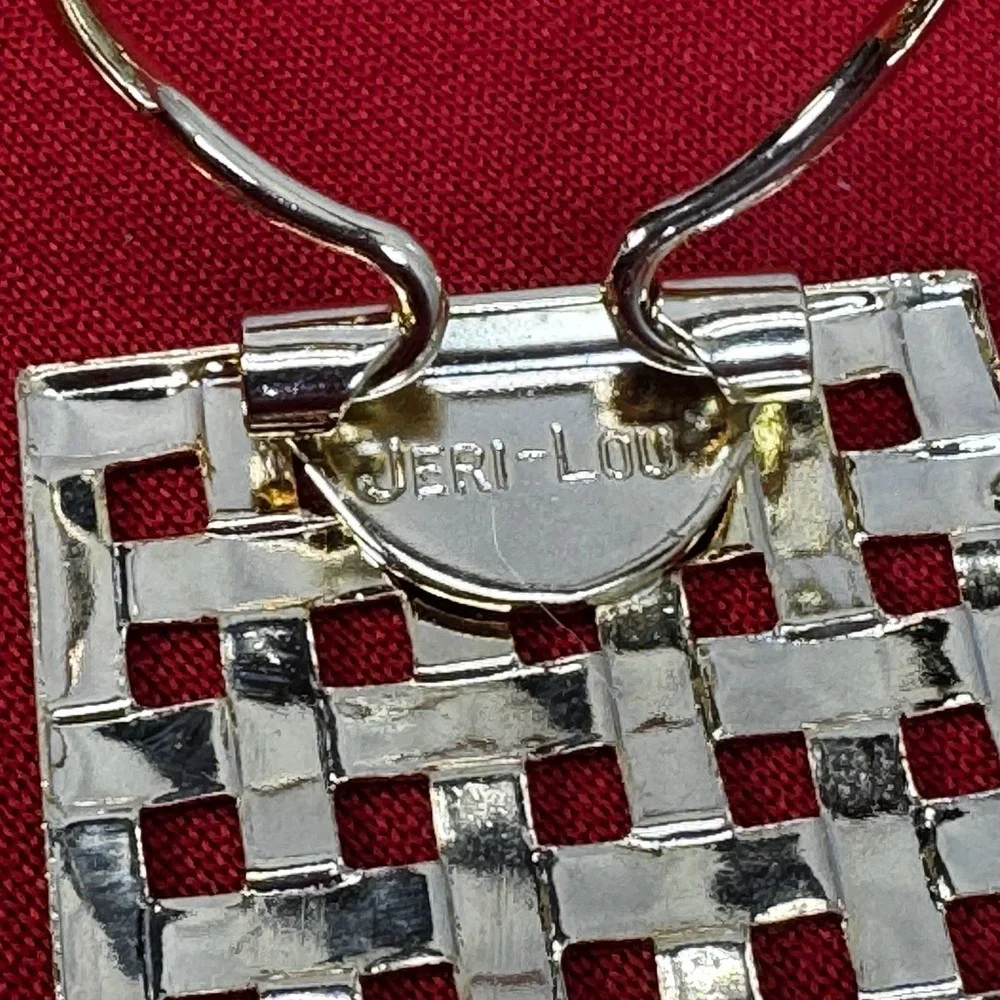 Jeri Lou Basket Weave Gold‎ Tone Scarf Clip